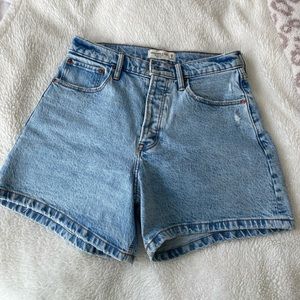 Abercrombie - High Rise 7 Inch Dad Short